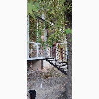 Металлические каркасы для лестниц Металлический каркас балконов Решетки Козырьки