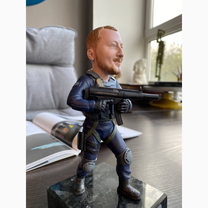 Фото 2. Уникальная шаржевая статуэтка для настоящего фаната Counter-Strike от студии «ОМИ»