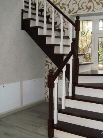 Фото 5. Лестницы. Монтаж. Обшивка деревом бетонных и металлических каркасов