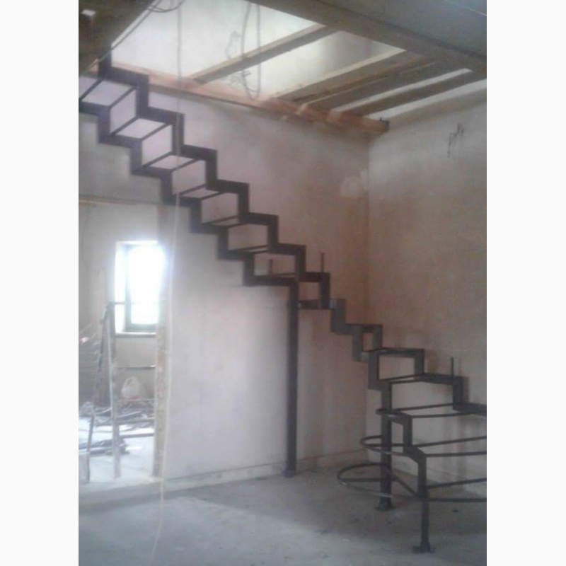 Фото 3. Металлические лестницы в доме и наружные. Кованые и сварные перила, ограждения