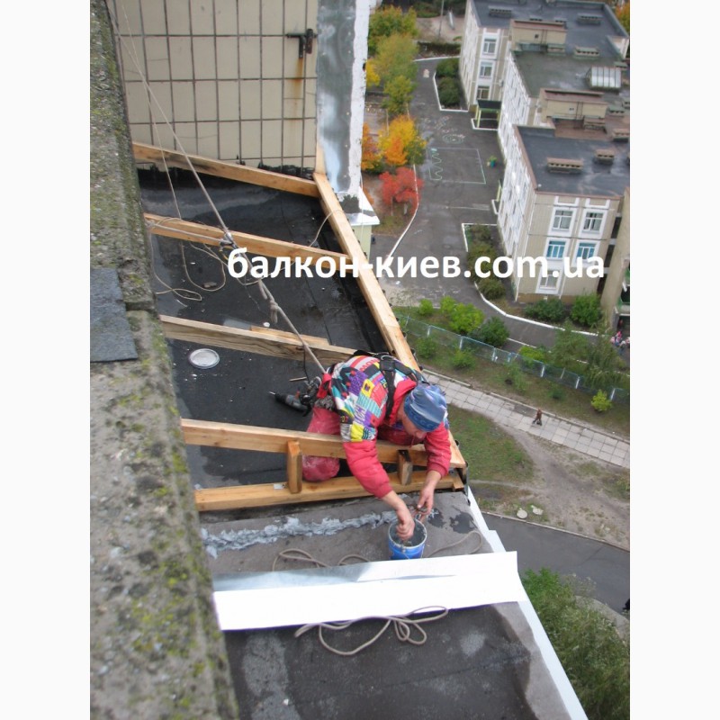 Фото 6. Крыша балкона последнего этажа. Монтаж крыши. Киев
