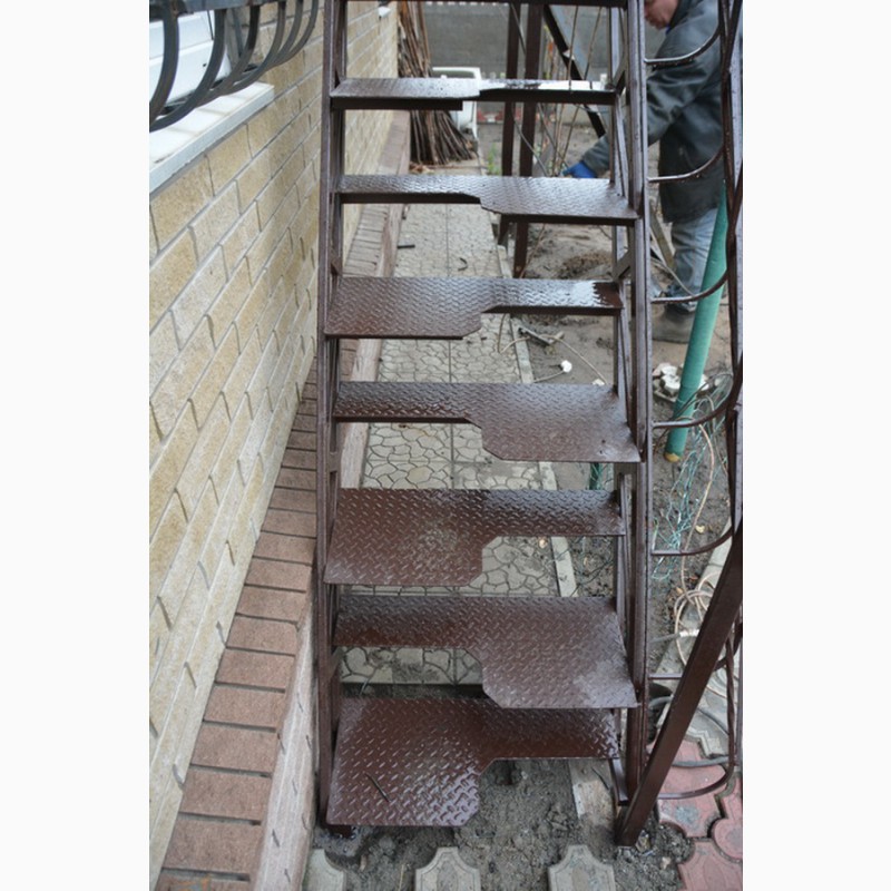 Фото 2. Лестница металлическая наружная. Броневик - Днепр