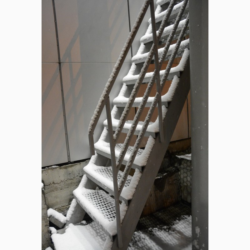 Фото 9. Лестница металлическая наружная. Броневик - Днепр