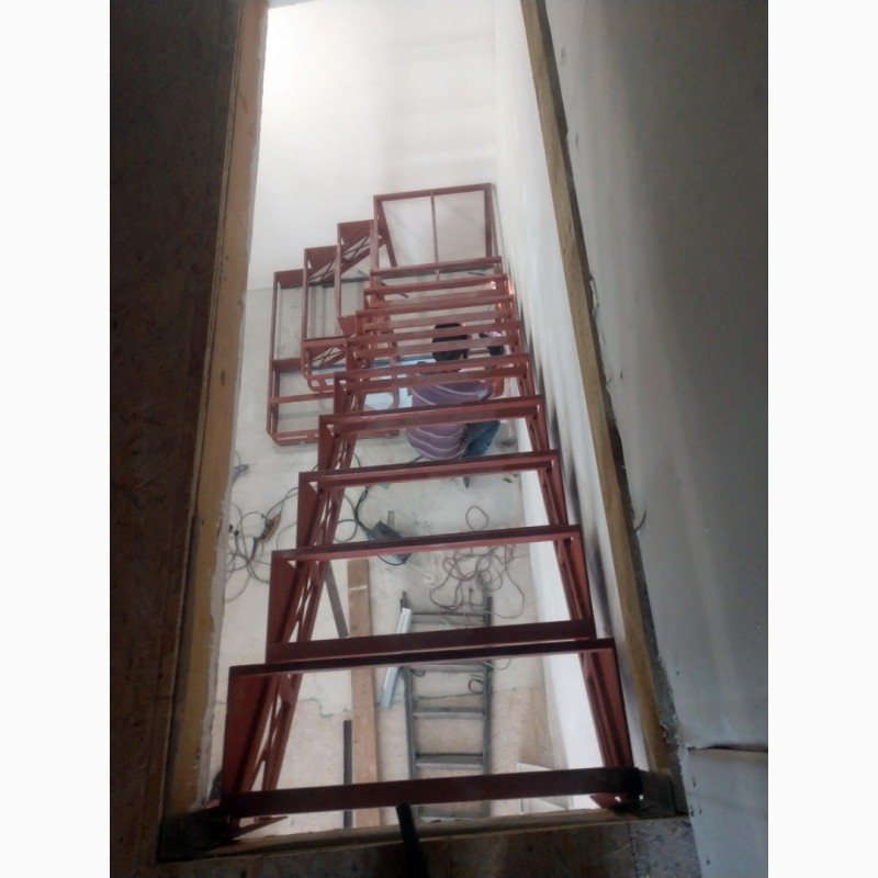 Фото 2. Каркас лестницы на второй этаж.Броневик Днепр