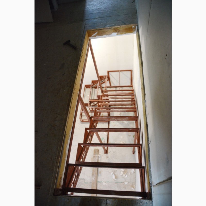 Фото 8. Каркас лестницы на второй этаж.Броневик Днепр
