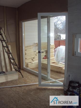Фото 4. Установка деревянных окон и дверей