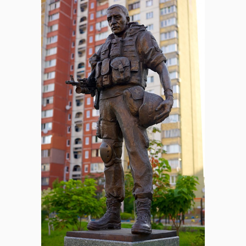 Фото 4. Уникальные памятники погибшим солдатам Украины под заказ