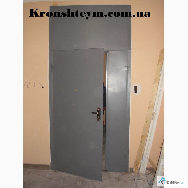 Фото 2. Тамбурные входные двери в Коростени и Киеви