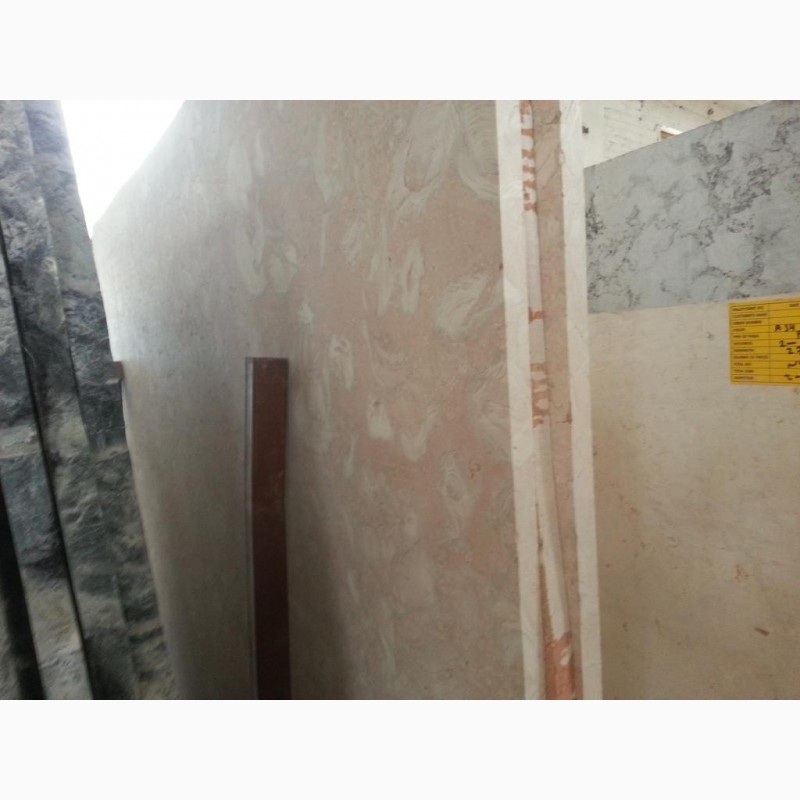 Фото 17. Лестница из мрамора придаст помещению лёгкий оттенок античной, классической роскоши