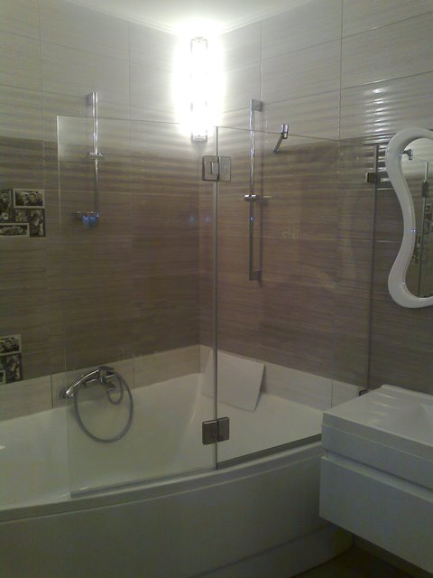 Фото 3. Стеклянные шторки для ванной, душевые кабины, ширмы для душа