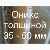 Мрамор обладает отличными практическими свойствами: он долговечен, надежен, устойчив