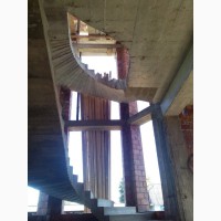 Заливка монолитных железобетонных лестниц, колонн, ригелей, перекрытий