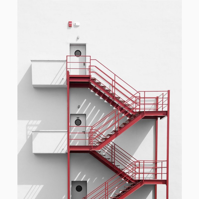Фото 3. Производство и установка лестниц на металлическом каркасе по индивидуальному проекту