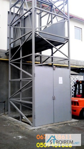 Лифт грузовой на 1 тонну установка подъёмника шахтного снаружи здания. Монтаж под ключ