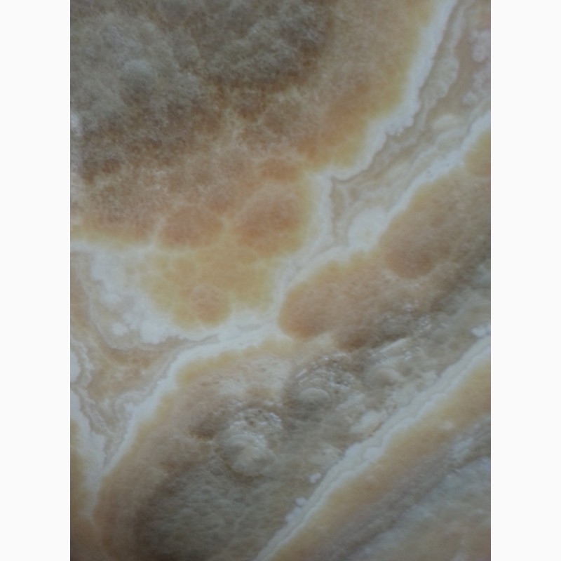 Фото 6. Оникс – мелкокристаллическая известняковая порода. Оникс является полудрагоценным камнем