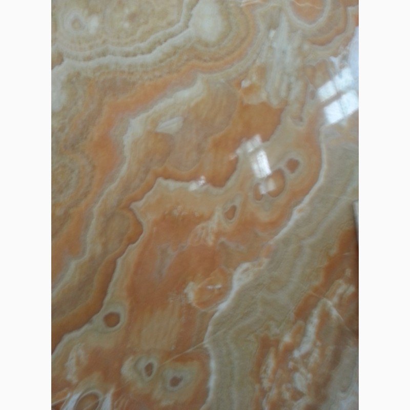 Фото 7. Оникс – мелкокристаллическая известняковая порода. Оникс является полудрагоценным камнем
