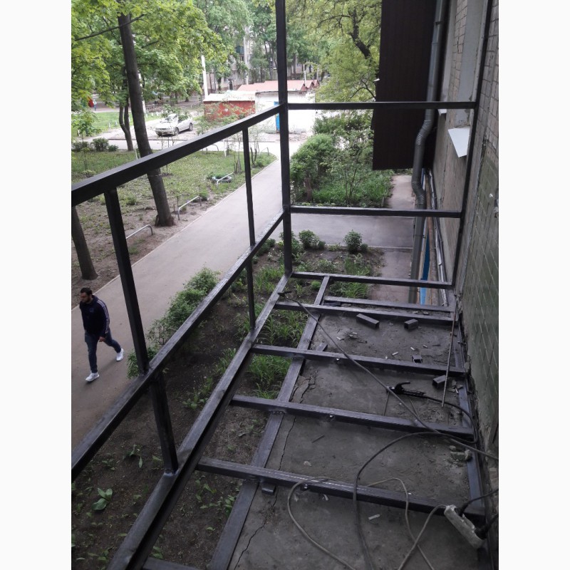 Фото 2. Расширение балкона с выносом по плите до 30 см