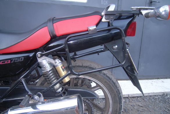Багажники, защитные дуги, боковые рамки на мотоцикл