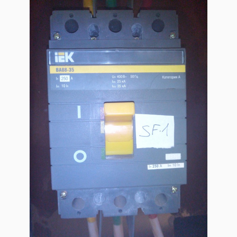 Фото 2. Автоматический выключатель IEK ВА88-35, 3Р, 250А, контактор КТИ 5225 (225 А), система АВР
