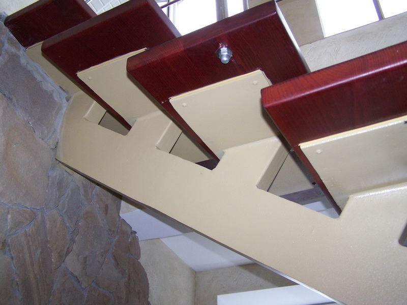 Фото 2. Металлические лестницы. Броневик Днепр