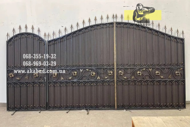 Фото 12. Кованые ворота с профнастилом. Распашные ворота с профнастилом